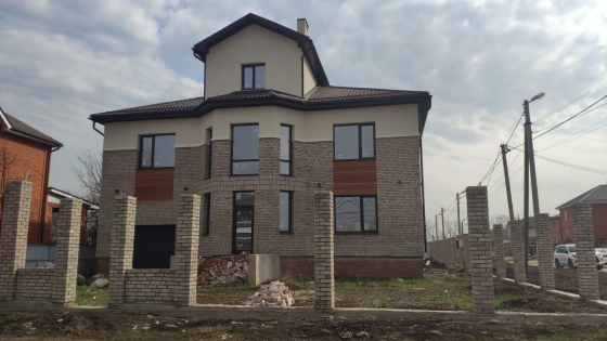 Коттедж 339 кв.м. 3 этажа 10 соток