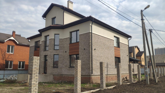 Коттедж 339 кв.м. 3 этажа 10 соток