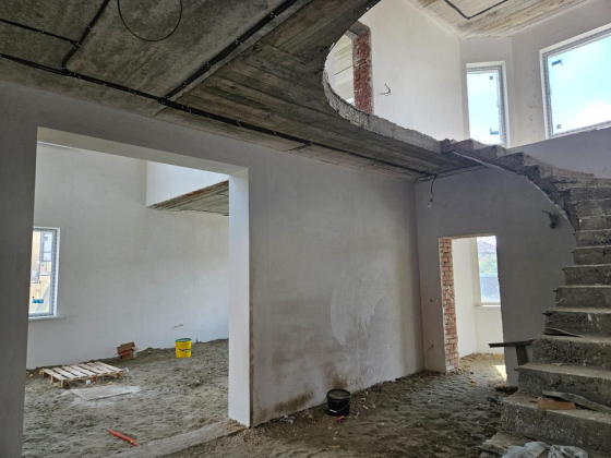 Коттедж 339 кв.м. 3 этажа 10 соток