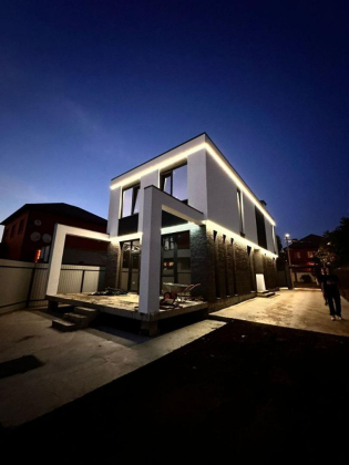 Коттедж в стиле Хай Тэк 